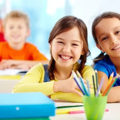 G-klavens skola – grundskoleelever i klassrum